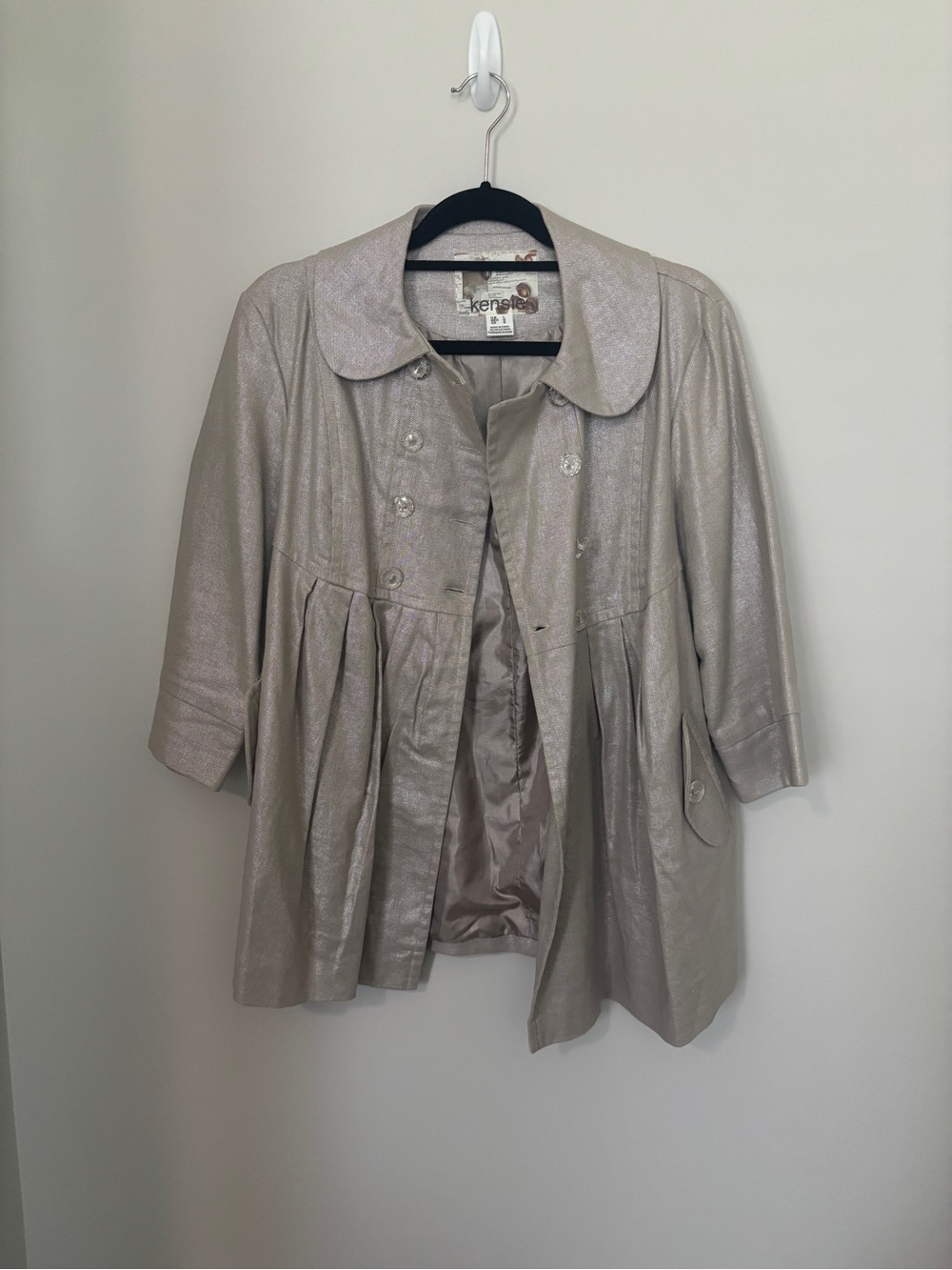 Kensie Metallic Pearl Beige Swing Jacket - Size L - PTP 20” - Length 29”